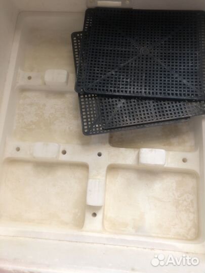 Инкубатор несушка 63