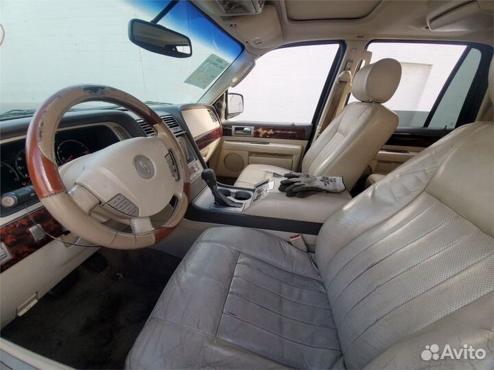 Разбор на запчасти Lincoln Navigator 2002-2006
