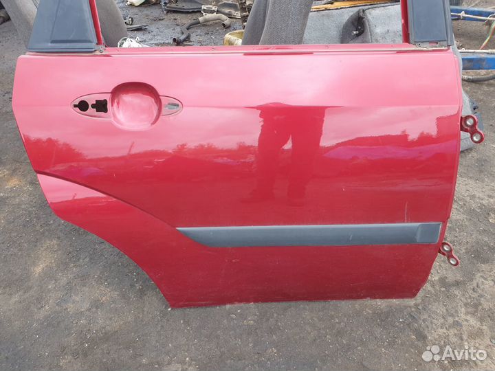 Дверь задняя правая Ford Focus I Форд Фокус 1 сед