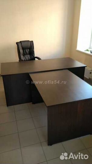 Офисная мебель. Стол руководителя