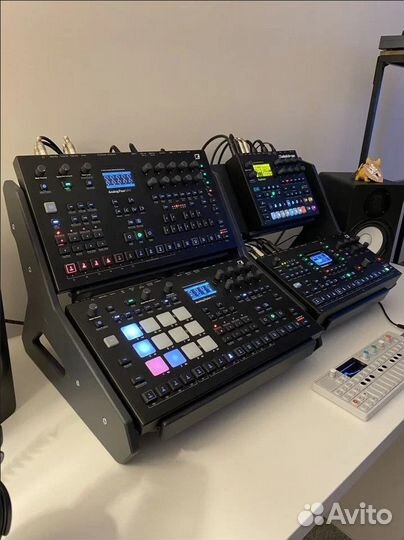 Стойка стенд для Elektron Analog Four Rytm MK II