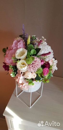 Интерьерная цветочная композиция