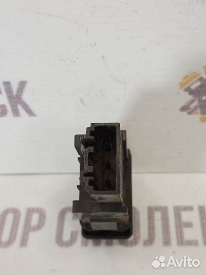 Кнопка аварийной остановки Mazda 3 BK