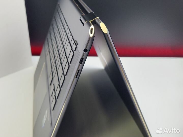 HP Spectre 16