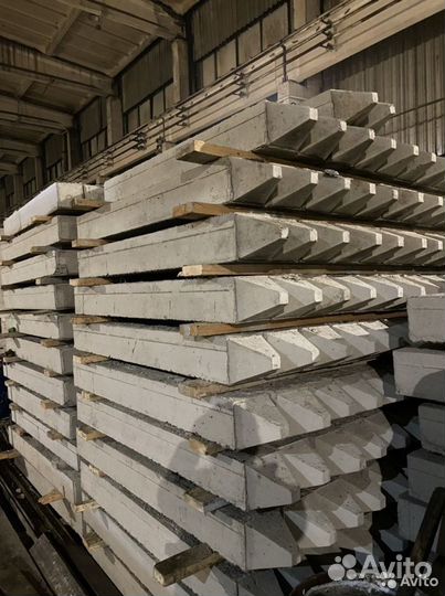 Железобетонные сваи / Фундамент