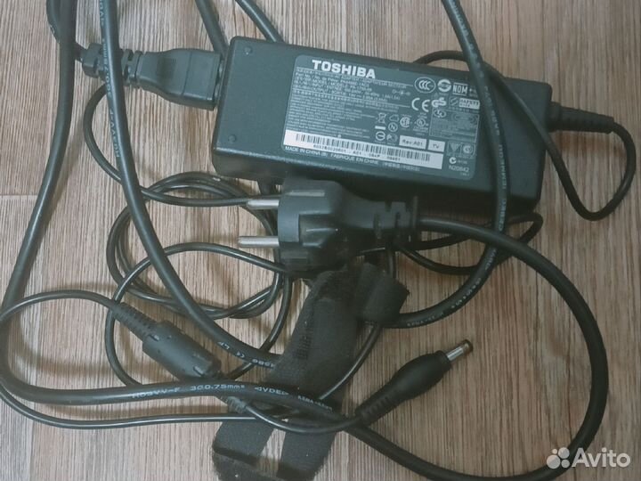 Блок питания для ноутбука Toshiba Pa-1750-09