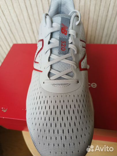 Кроссовки New Balance 520, размер 9,5 US