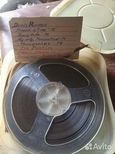 Магнитная лента катушки с записью