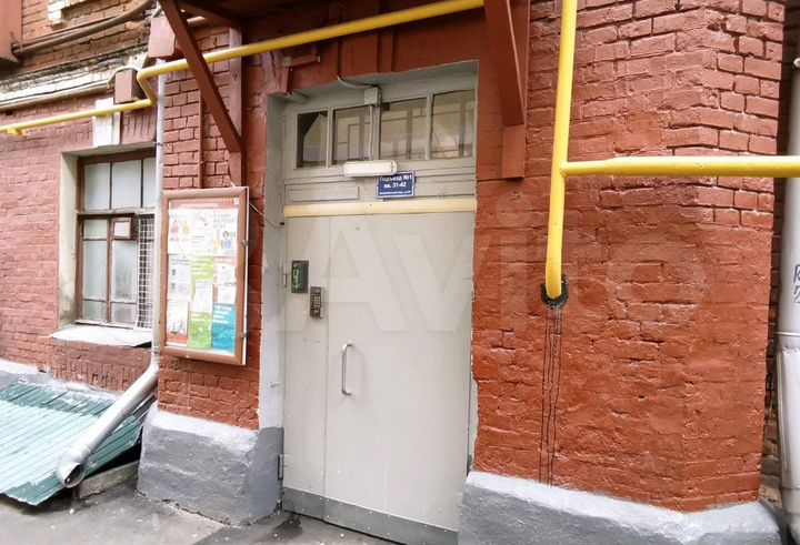 Комната 10,4 м² в 4-к., 1/3 эт.