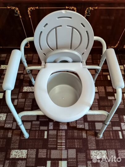 Новый стул-туалет для инвалидов FS813