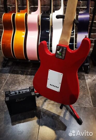 Электро гитара + комбик + чехол