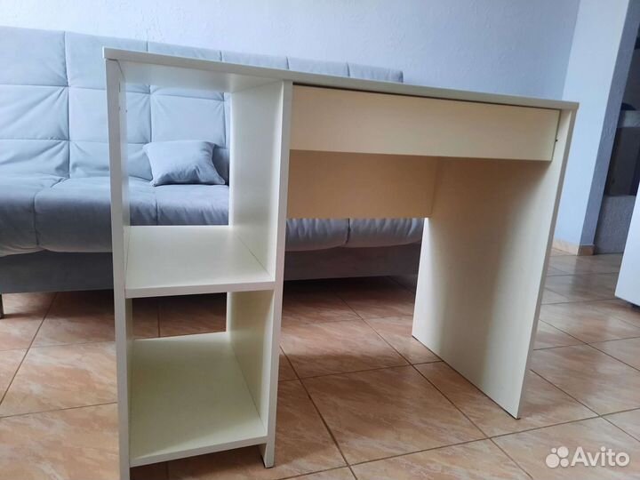 Компьютерный стол 92х50х76 см