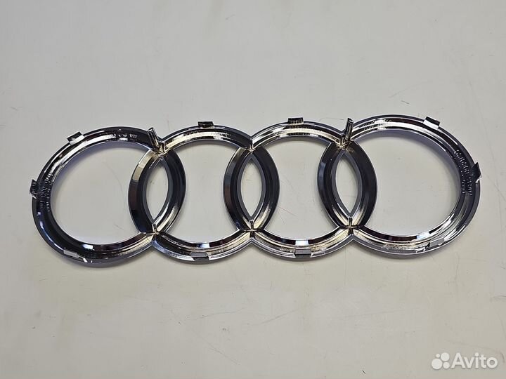 Эмблема передняя Audi, 4N0853605