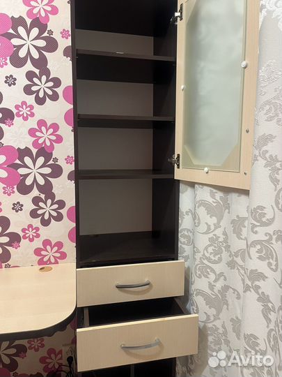 Стол с пеналом