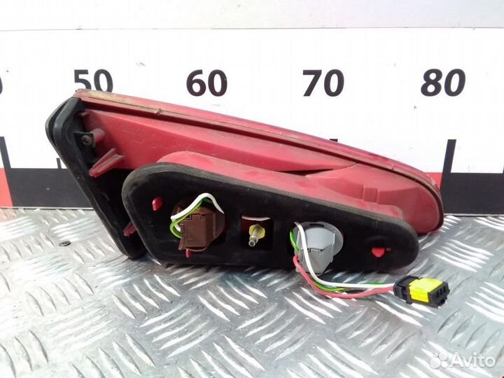Фонарь крышки багажника правый Peugeot 607 рест