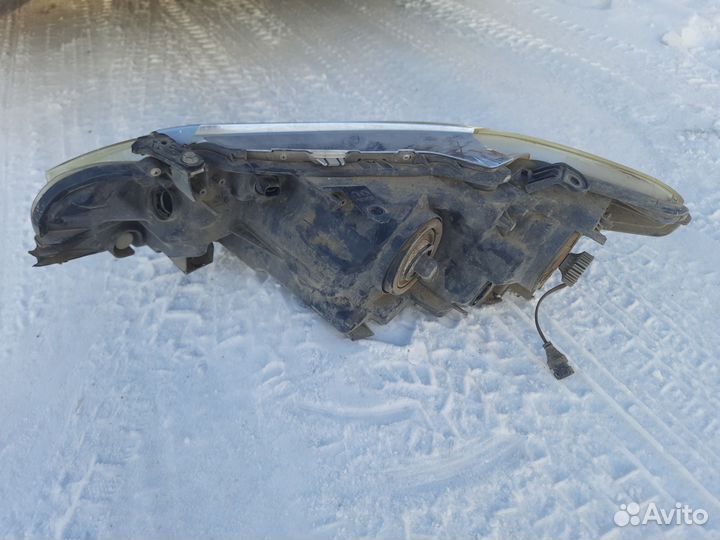 Фара передняя правая