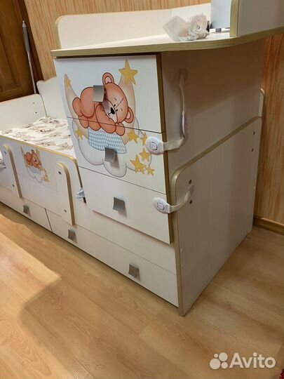 Кровать трансформер с комодом и маятником