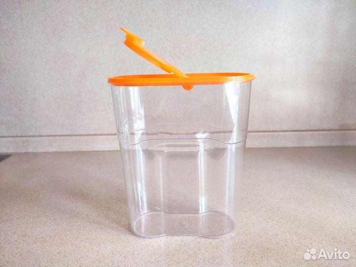 Контейнер для сыпучих продуктов