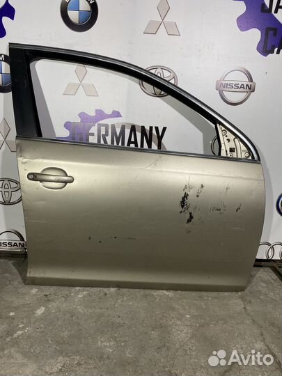 Передняя правая дверь VolksWagen Jetta 5