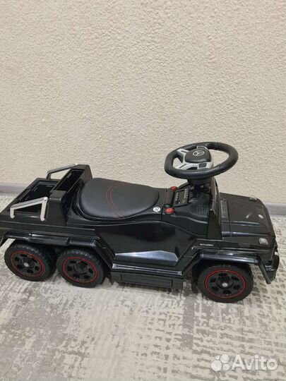 Детская машинка толокар Mercedes-Benz