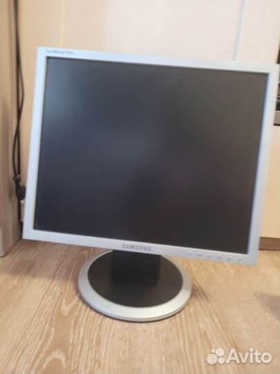 Монитор Samsung syncmaster 740n