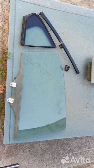 Стекло двери задней правой Honda Accord 8