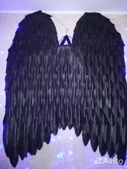 Крылья ангела черные