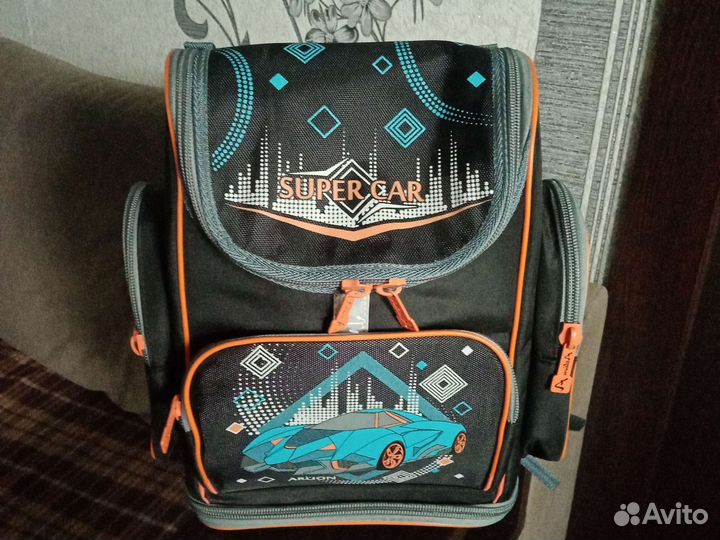 Школьный рюкзак