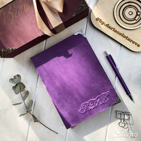 Стандарт: Замшевый лиловый ежедневник Стандарт с цельным блоком - стиль и качество в каждой детали