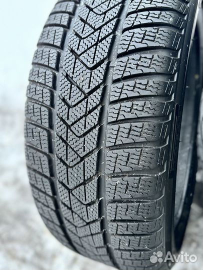 Pirelli Winter Sottozero 3 245/40 R19 и 275/35 R19
