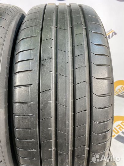 Pirelli P Zero PZ4 235/50 R19 89T