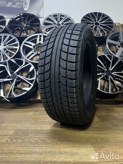 Triangle TR777 215/60 R16 99H