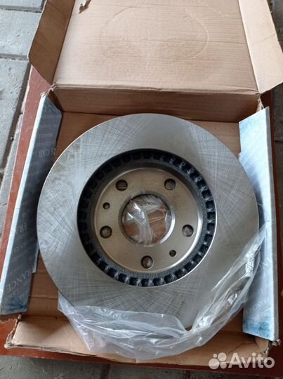 Диск передний тормозной