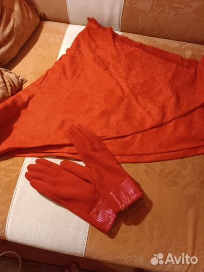 Шапки женская, платок +перчатки