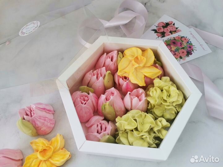 Зефирный букет в коробке, подарок на 8 марта