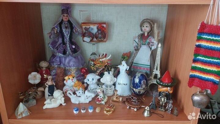 Статуэтки в ассортименте