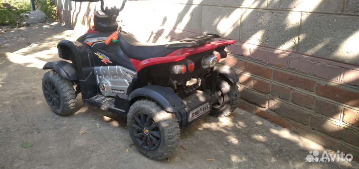 Детский квадроцикл на аккумуляторе