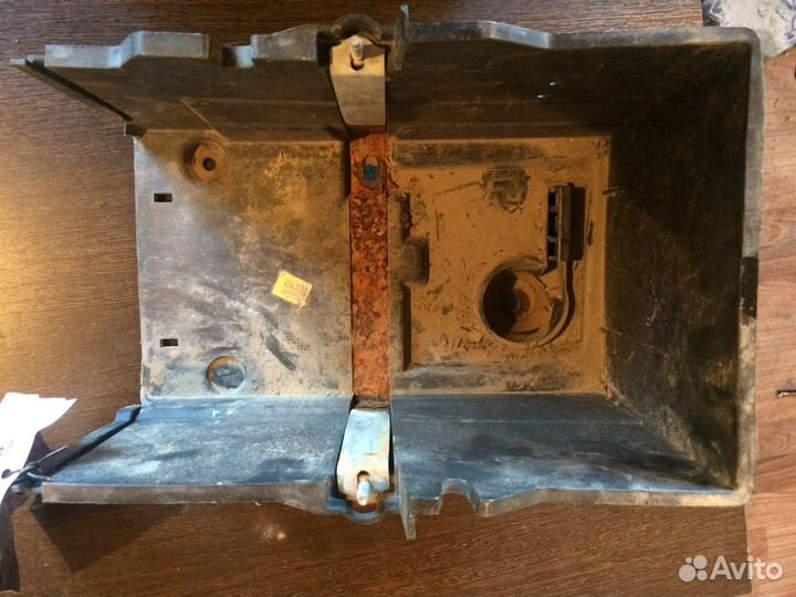 Короб аккумулятора Ford Focus 3