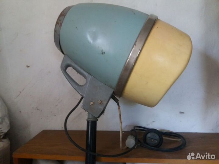 Сушуар СССР и зеркало для парикмахерской