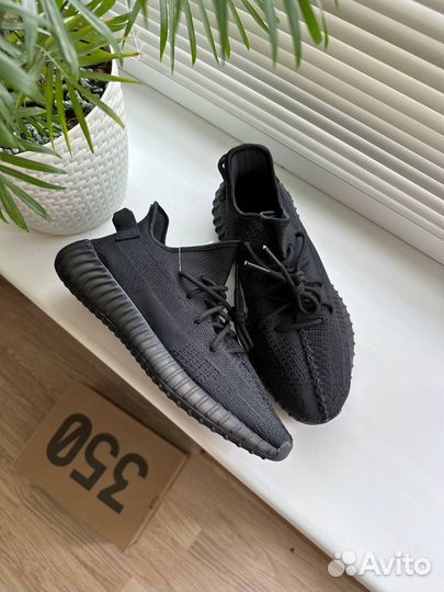 Adidas Yeezy boost 350 v2 onyx