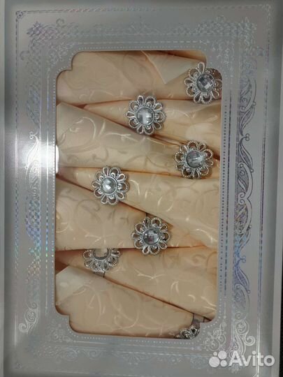 Скатерть праздничная с салфетками