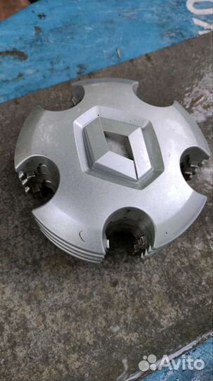 Колпаки на колеса на Дастер