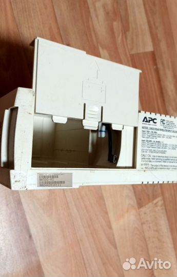 Блок бесперебойного питания APC Back-UPS CS 500