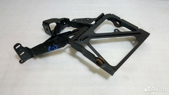 Кронштейн радиатора Audi A6 C7 4G