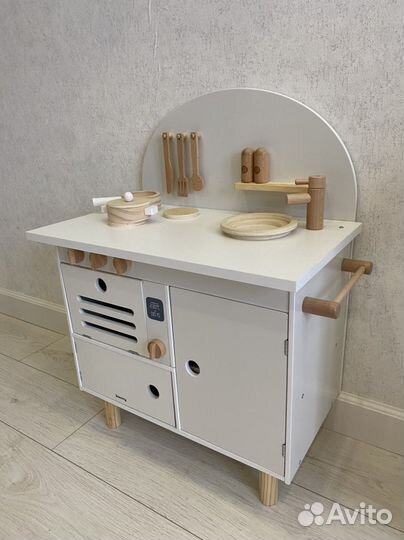 Детская деревянная кухня