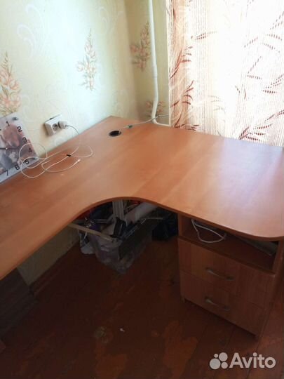 Компьютерный стол