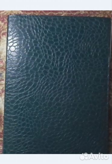 Альбом и 650 марок из 12 стран (смотрим видео)