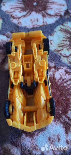 Hasbro роботы Бамбелби и Баррикейд