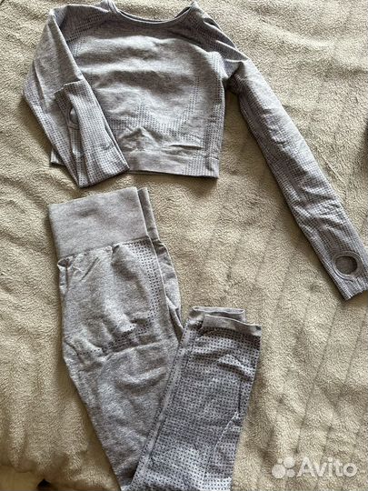 Спортивный костюм женский