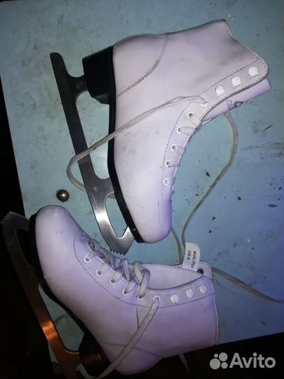 Коньки фигурные 36 размер в отличном состоянии